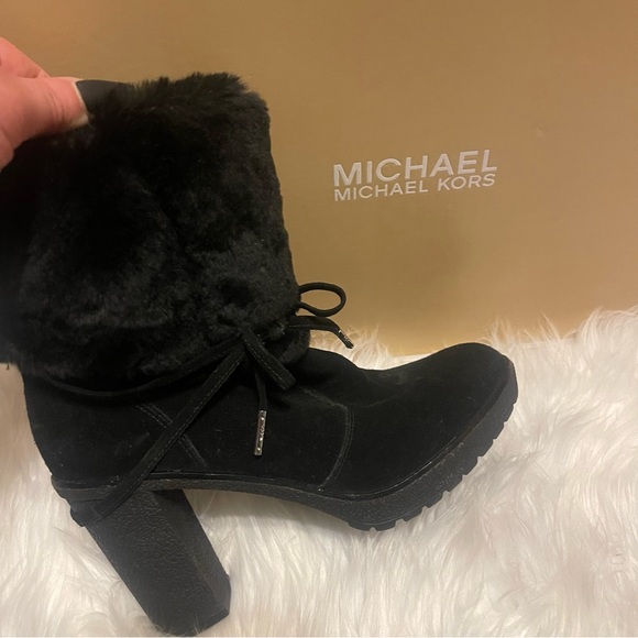 Michael kors boots - Picture 2 of 7